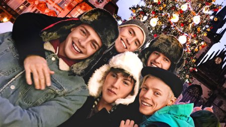 Christmas Selfies Issue62
