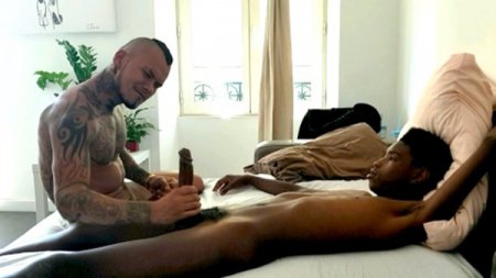 24cm of young black meat for Pablo's muscled ass