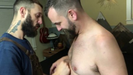 OnlyFans - RealMenFullBush Scene with a young bears and the camera man