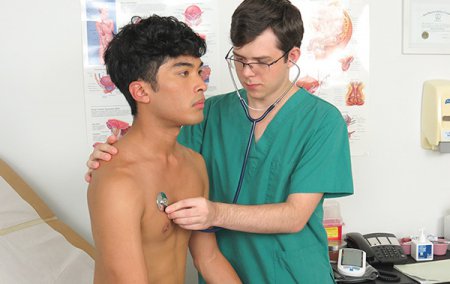 Mateo Ejaculates To Help With Headaches - Dakota Lovell & Matteo Gomez