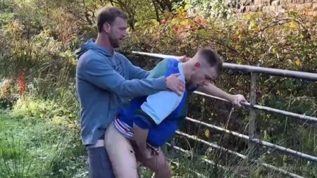 OnlyFans - TopMonsterCock & Scottish Tradie hitchhiker pays back