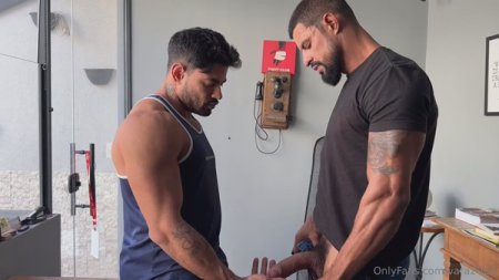 OnlyFans - Lucas Rocha & Alejo Ospina - A Desperate Neighbor